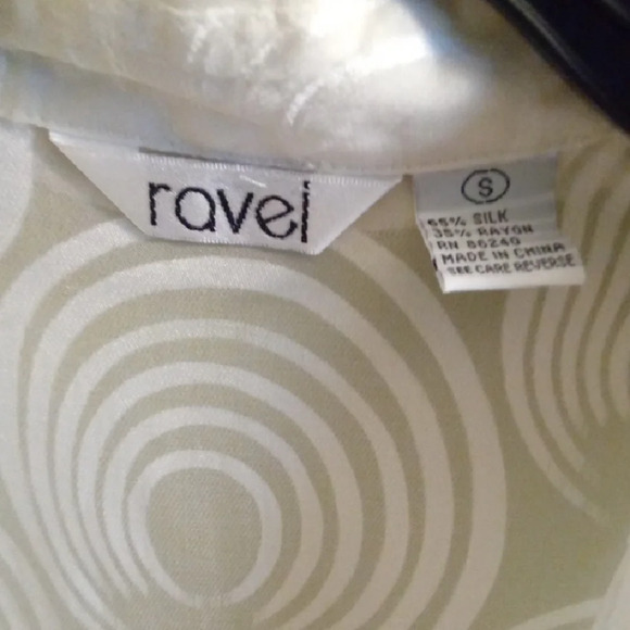 Womans S Ravel White Boxy 3/4 Sleeve Blouse Sheer Notched Collar Lightweight - Picture 2 of 4